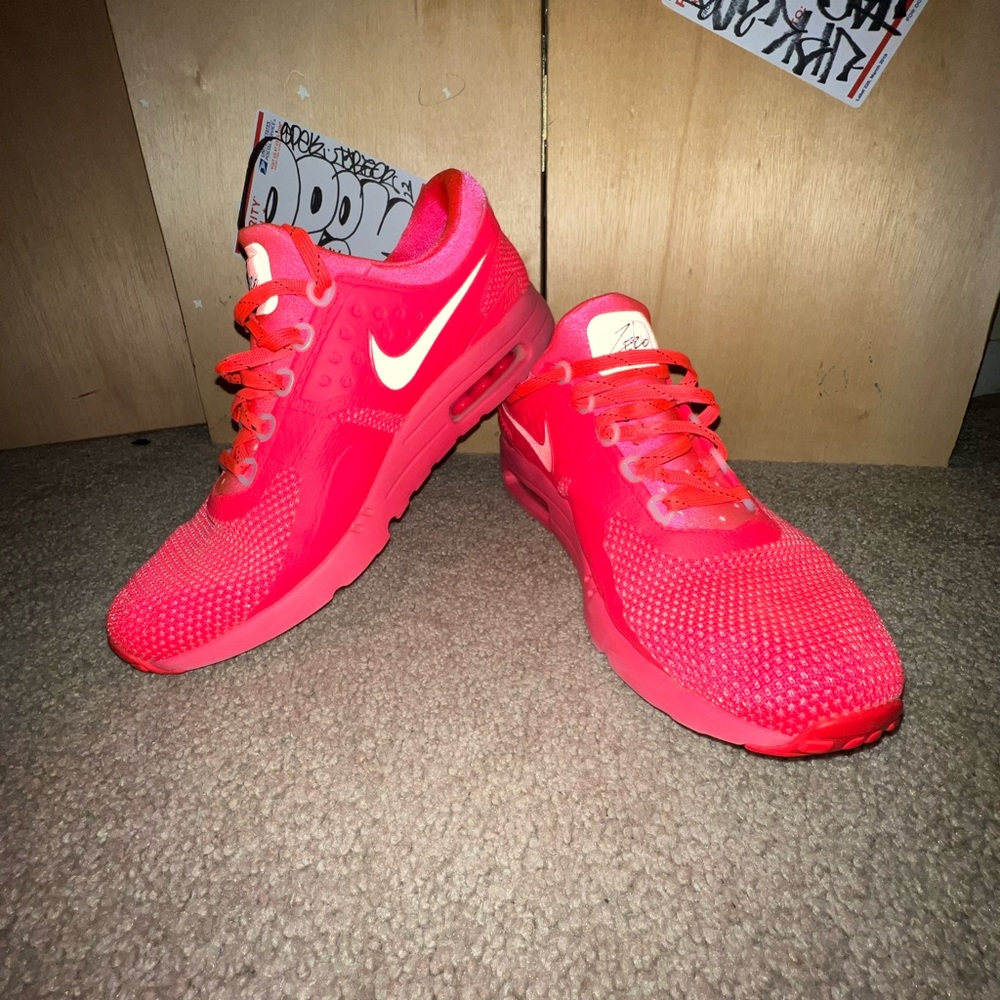 Nike Air Max ID Zero Men’s size 10.5. Reflective gear.